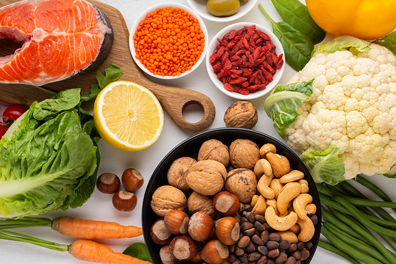 zöldségek az asztalon