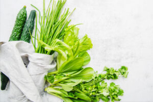 zöldségek az asztalon